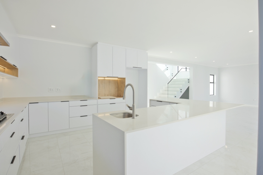 5 Bedroom Property for Sale in Sandown Western Cape